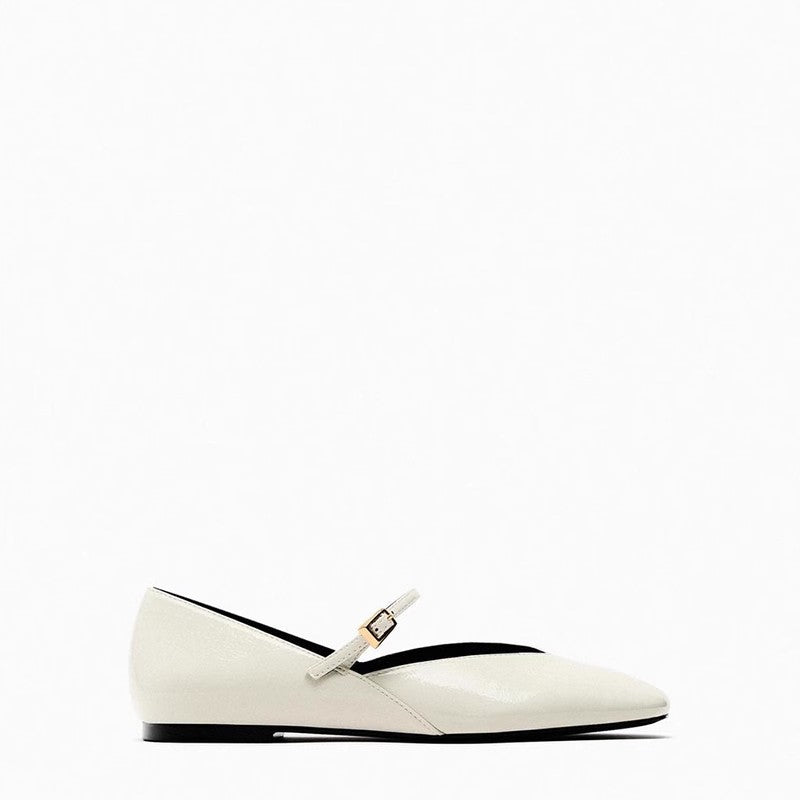 Damen Elegante Slip-On Ballerinas mit verstellbarem Riemen und hochwertiger Oberflächenstruktur EB