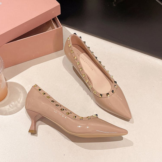 Damen elegante spitze Pumps mit funkelnden Pyramidendetails EB