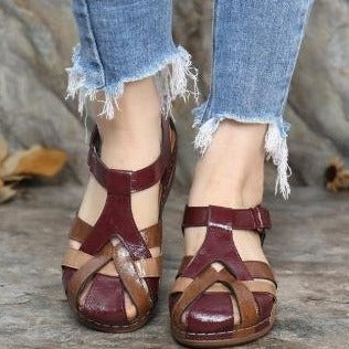 Damen Komfortable T-Sandalen mit vielfältigem Riemendesign EB