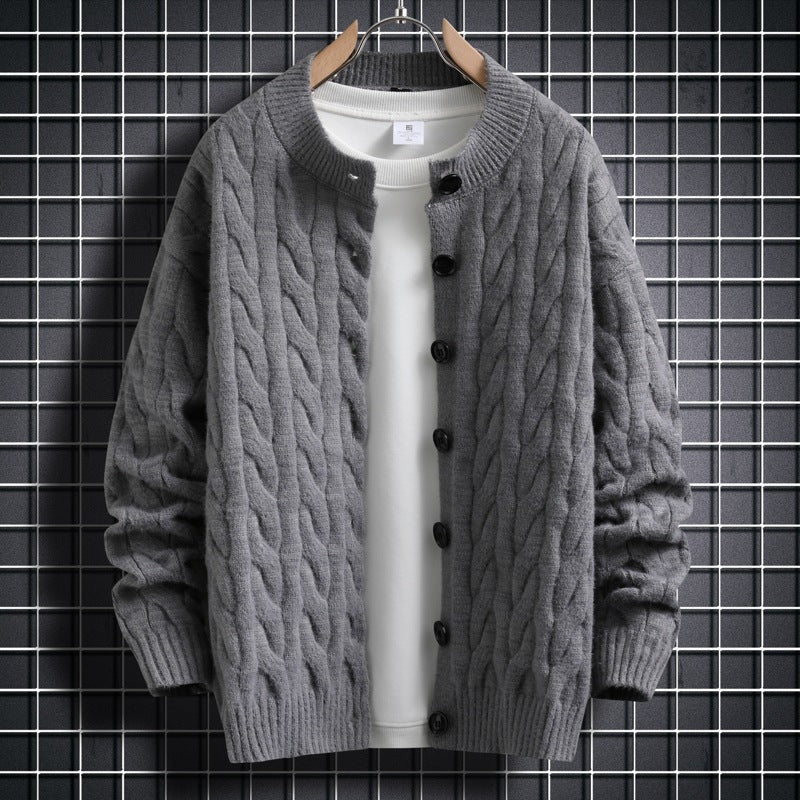 Herren Strickjacke mit modernem Zopfmuster und durchgehendem Knopfverschluss EB