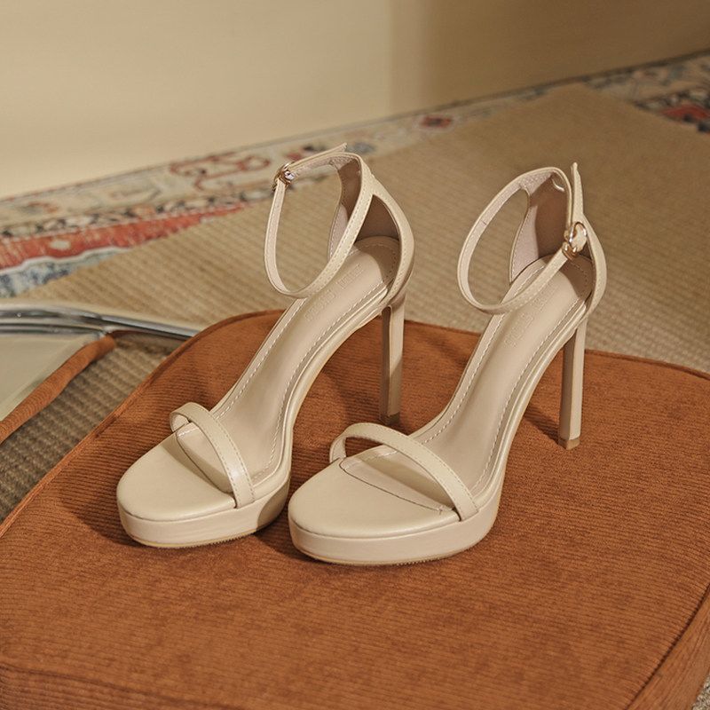 Damen elegante High Heel Sandalen mit glänzender Metalloptik EB