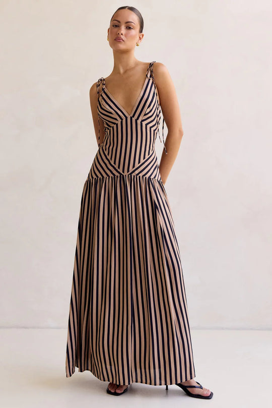 Damen Maxikleid mit tiefem V-Ausschnitt und elegantem Streifendesign EB