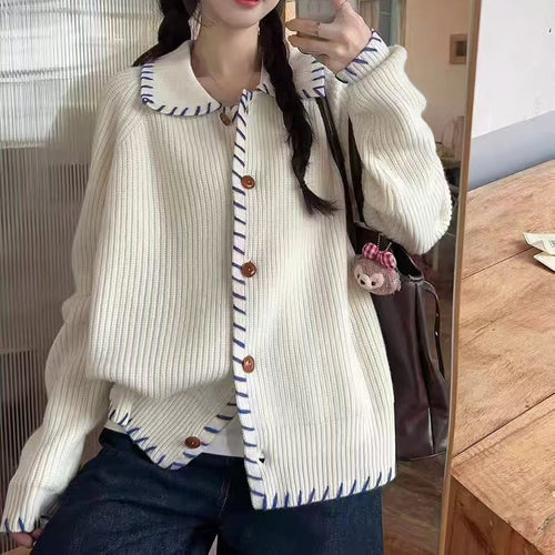 Damen Bequemer Strickcardigan mit kontrastierenden Knopfdetails und großem Kragen EB
