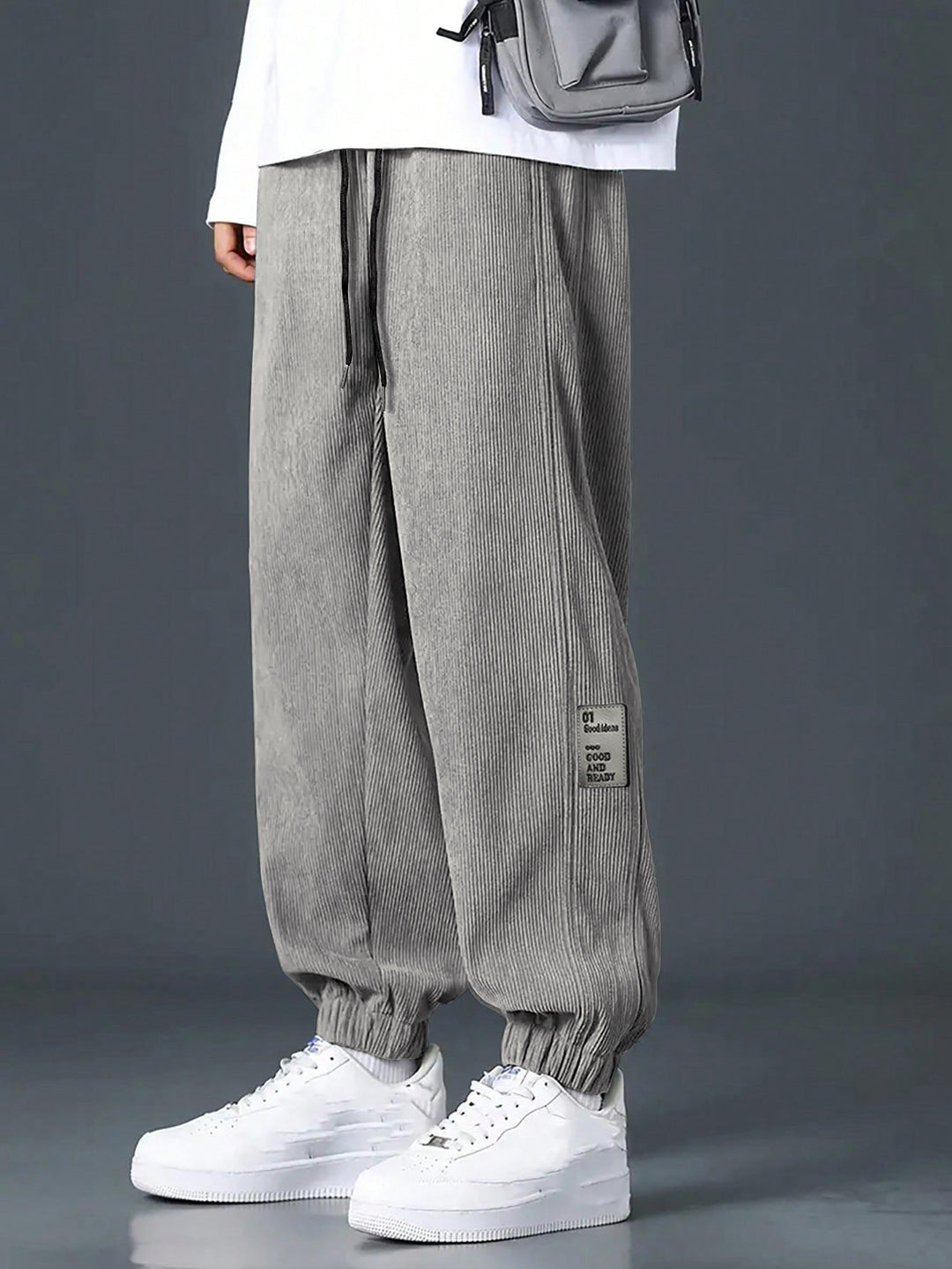 Herren nan Relax-Freizeithose aus feiner Breitkordstruktur mit Tunnelzug und elastischen Knöchelabschlüssen EB