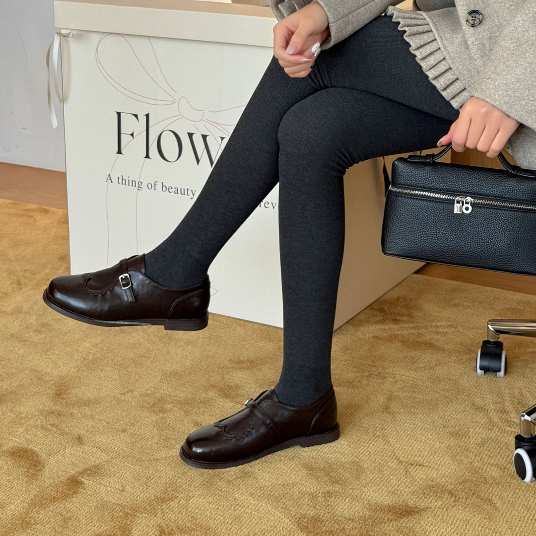 Damen Elegante Mokassins mit dekorativem Schnallenverschluss und handgefertigter Lederoberfläche EB