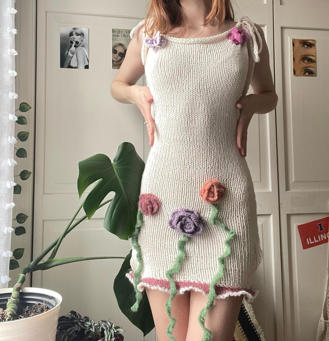 Damen gehäkeltes Sommerkleid mit floralen Applikationen EB