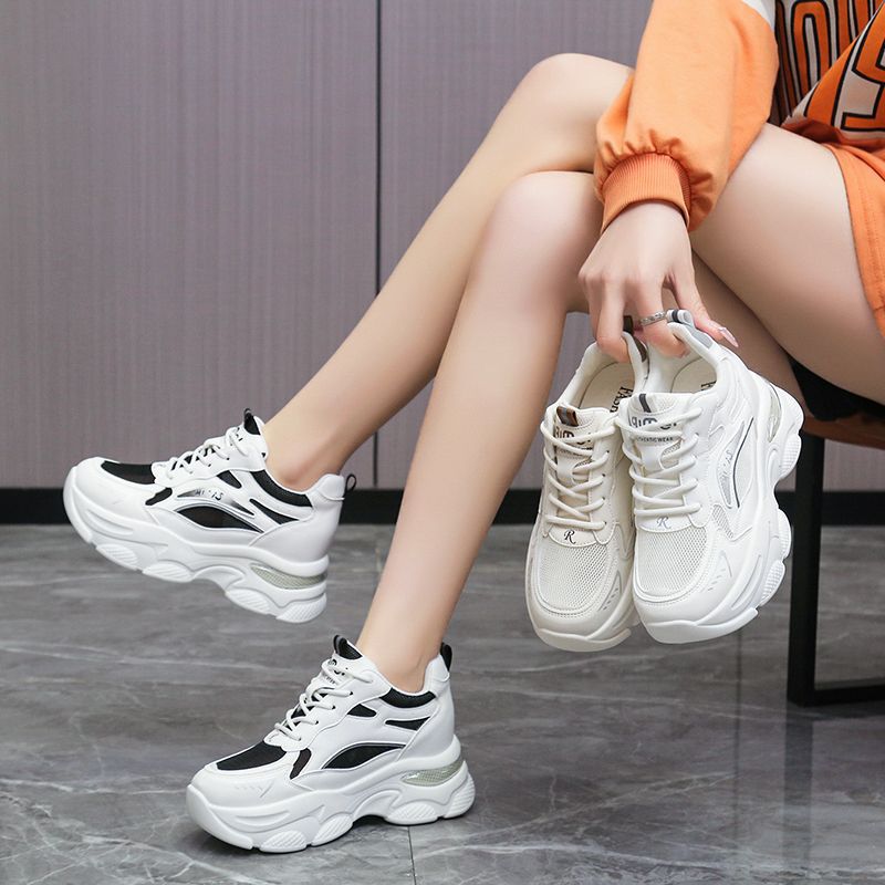 Damen Sportliche Sneaker mit atmungsaktiver Mesh-Oberfläche und robustem Sohlenprofil EB
