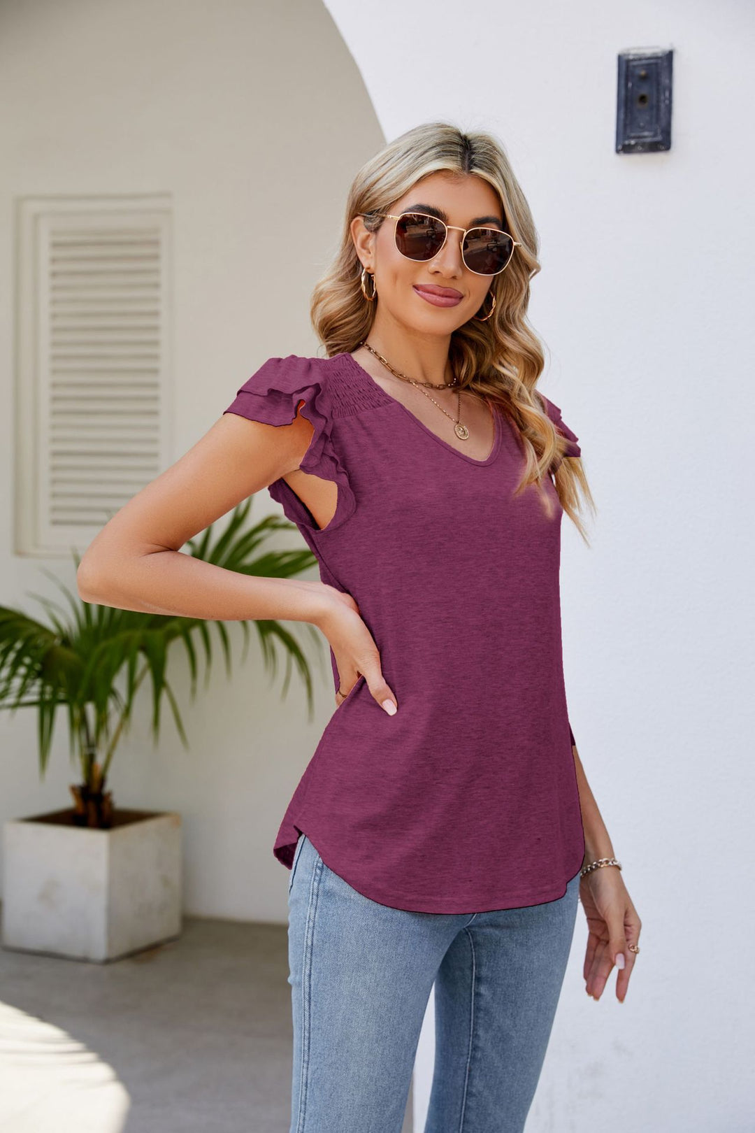 Damen V-Ausschnitt Shirt mit eleganten Rüschendetails EB