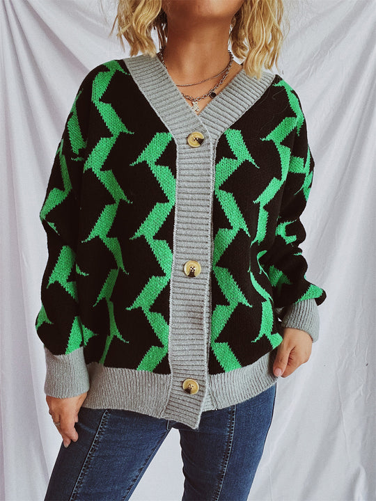 Damen Grobstrickjacke mit grafischem Muster und hochwertigen Knopfdetails EB