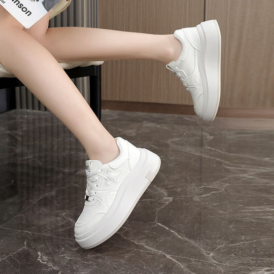 Damen Plattform Sneakers mit modischem Design und komfortabler Dämpfung EB