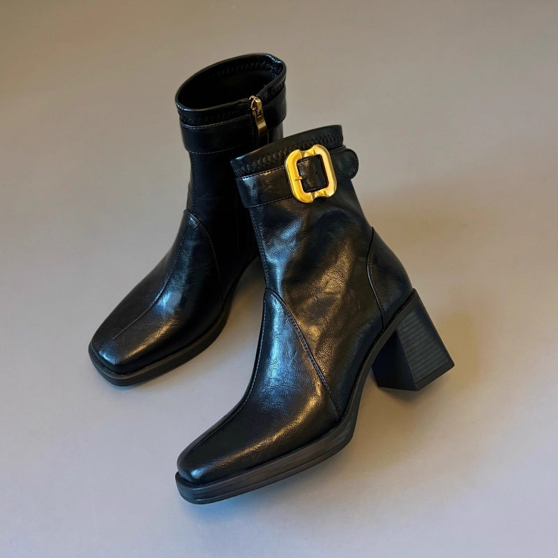 Damen Elegante Stiefeletten mit modischem Schnallenakzent und hohem Blockabsatz EB
