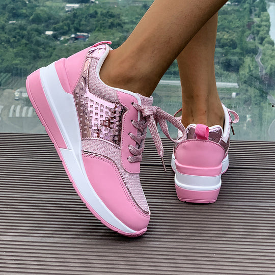 Damen stylische Keil-Sneaker mit metallischer Optik großflächigen Ziersteinen und gepolstertem Komfortfußbett EB