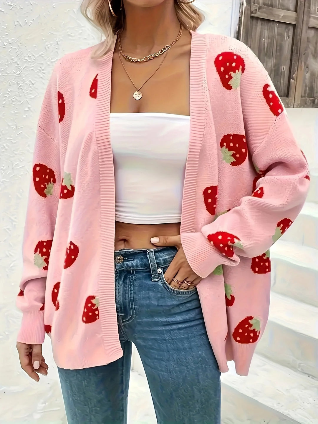 Damen Strickjacke mit fröhlichem Erdbeer-Muster und weichem Material EB