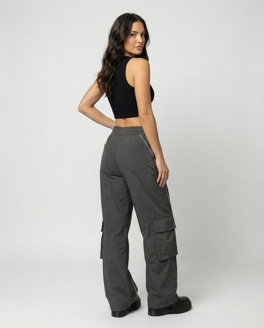 Damen weite Cargo-Hose mit Tunnelzugbund, reflektierenden Seitenpaspeln und langen Saum EB