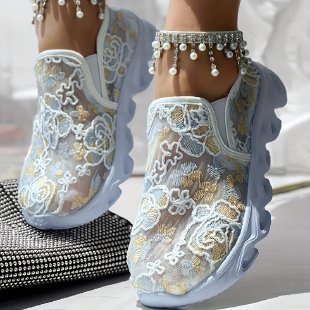 Damen Komfortable Slip-On Sneakers mit floralem Spitzen-Design EB