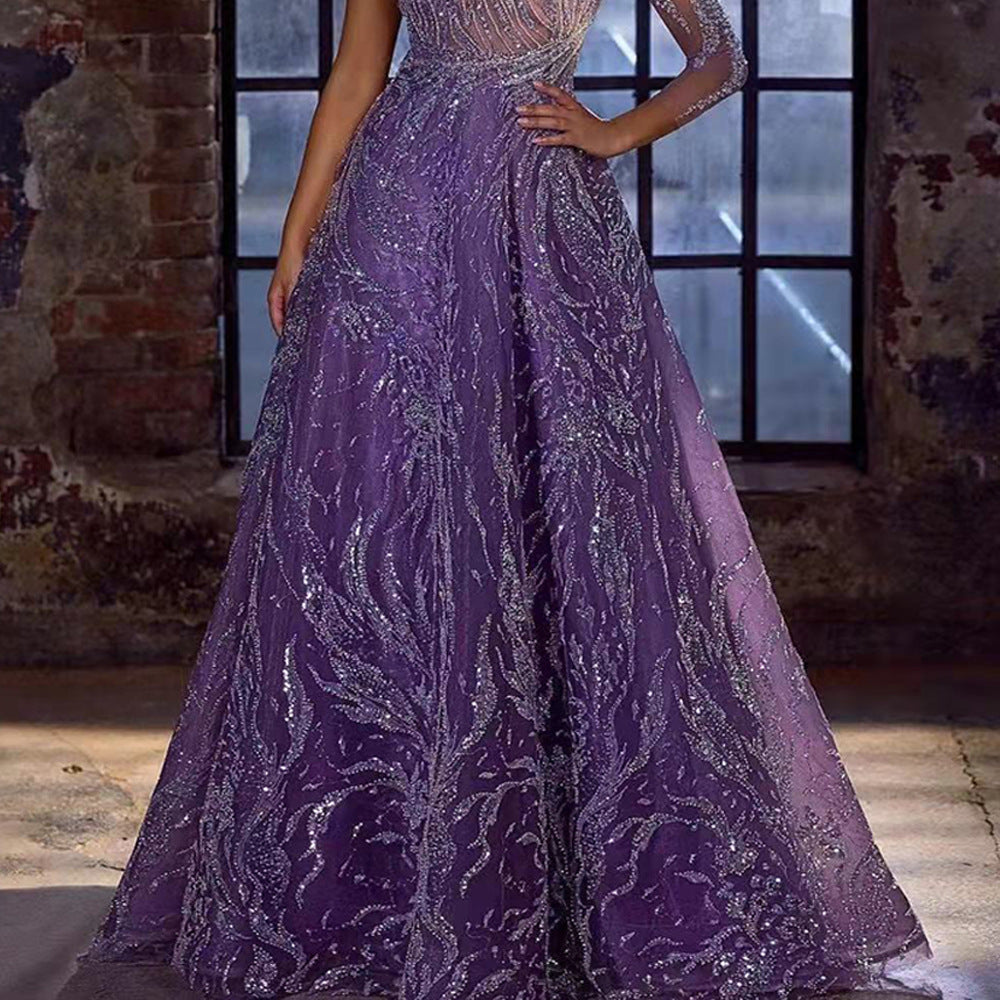 Damen Elegantes Abendkleid mit asymmetrischem Design und funkelnden Applikationen EB
