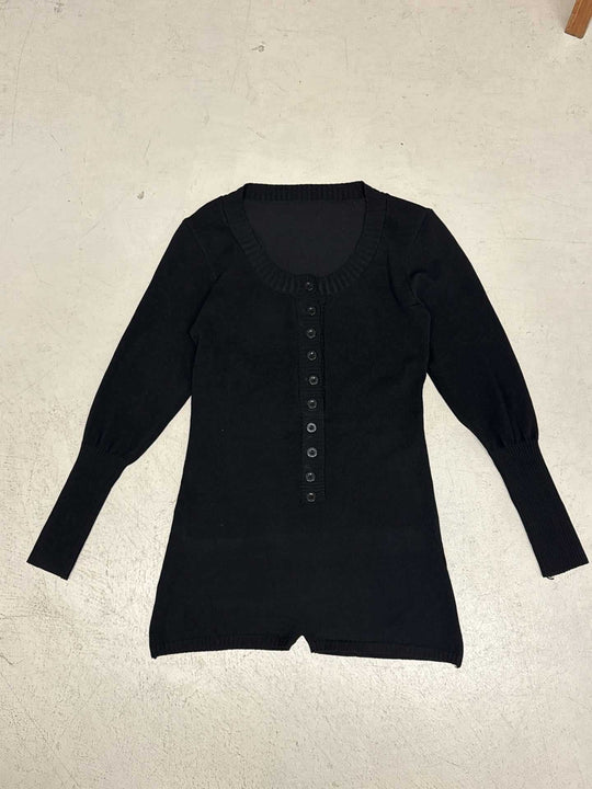 Damen nan figurbetontes Feinstrick-Minikleid mit durchgehender Knopfleiste, U-Boot-Ausschnitt und verlängerten Rippbündchen EB