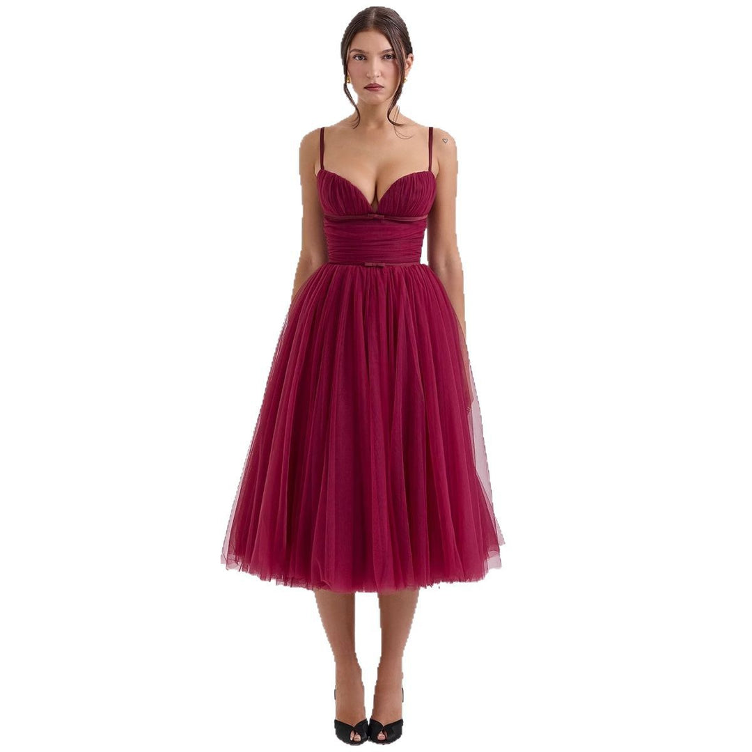 Damen Tüllkleid mit eleganter A-Linien Silhouette und verstellbaren Spaghettiträgern EB