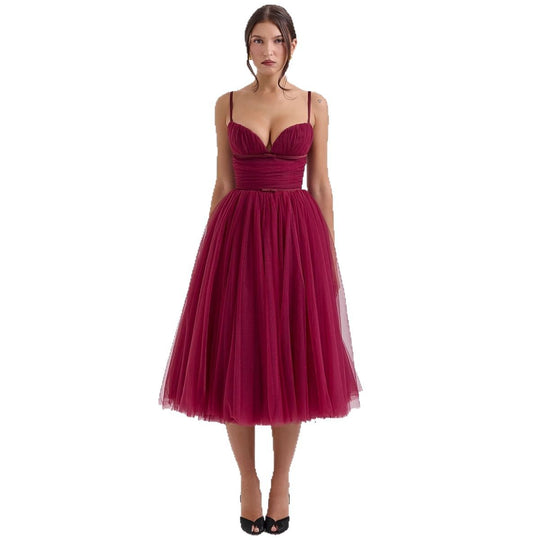 Damen Tüllkleid mit eleganter A-Linien Silhouette und verstellbaren Spaghettiträgern EB