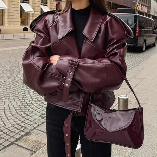 Damen Kunstlederjacke im Oversized-Design mit Riemen und neuen Details EB