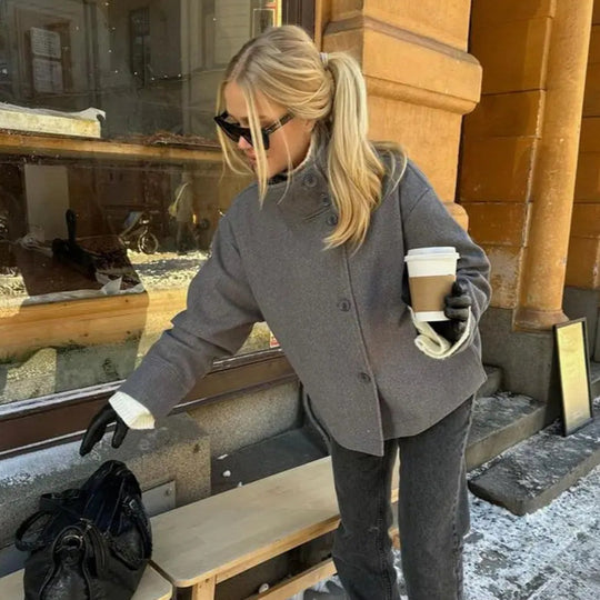 Damen modische Kurzjacke mit hohem Kragen und Knopfverschluss EB
