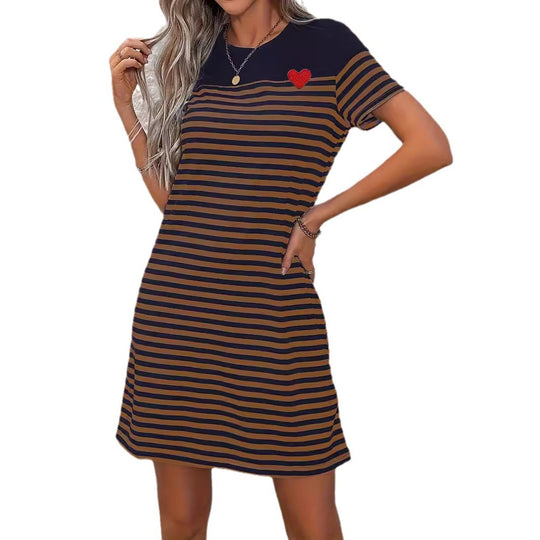 Damen Kurzarm-Kleid mit buntem Streifenmuster und Herzen-Detail EB