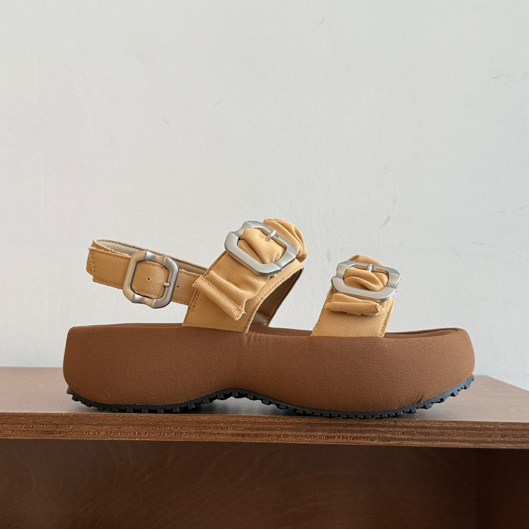 Damen Komfortable Riemensandalen mit modischem Rüschendesign und stabiler Sohle EB