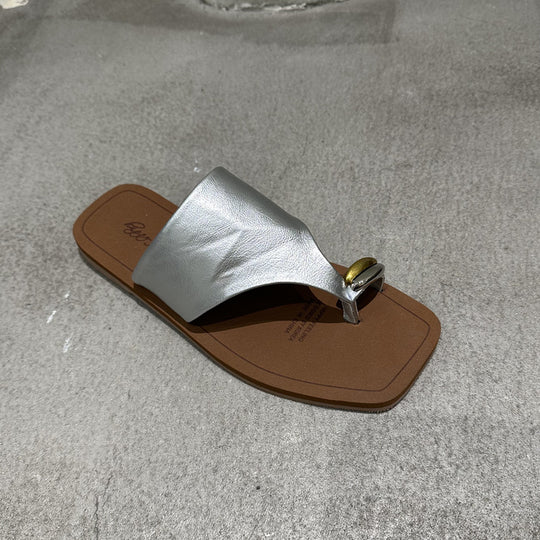 Damen Zehentrenner-Sandalen mit modischem Riemendesign und edlem Akzent EB