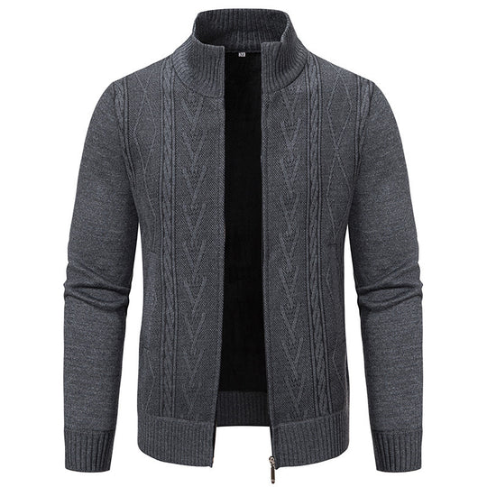 Herren Strickjacke mit modernem Zopfmuster und hohem Stehkragen EB