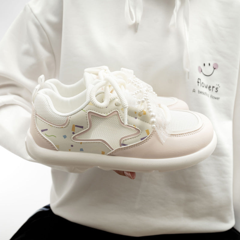 Damen Sneakers mit verspieltem Sternen-Muster und perlenverzierten Schnürsenkeln EB