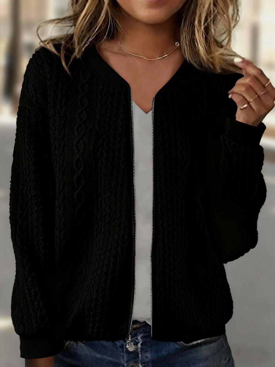 Damen Strick-Bomberjacke mit Zipper und Zopfmuster EB