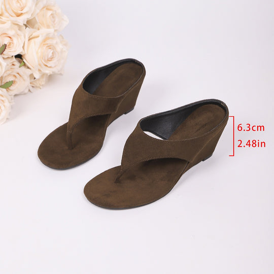 Damen Wedge-Pantoletten mit eleganter Zehentrenner-Optik und weichem Obermaterial EB