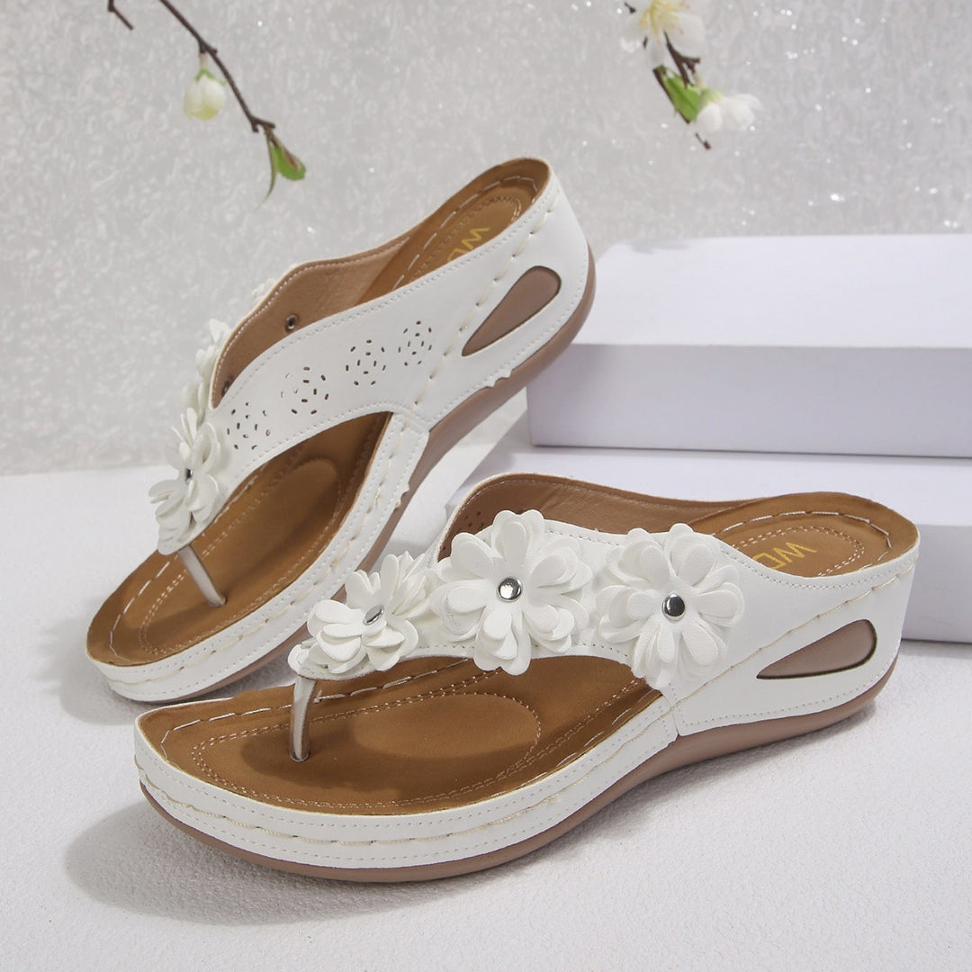 Damen Blumengezierte Zehentrenner-Sandalen mit ergonomischem Fußbett EB