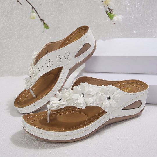 Damen Blumengezierte Zehentrenner-Sandalen mit ergonomischem Fußbett EB