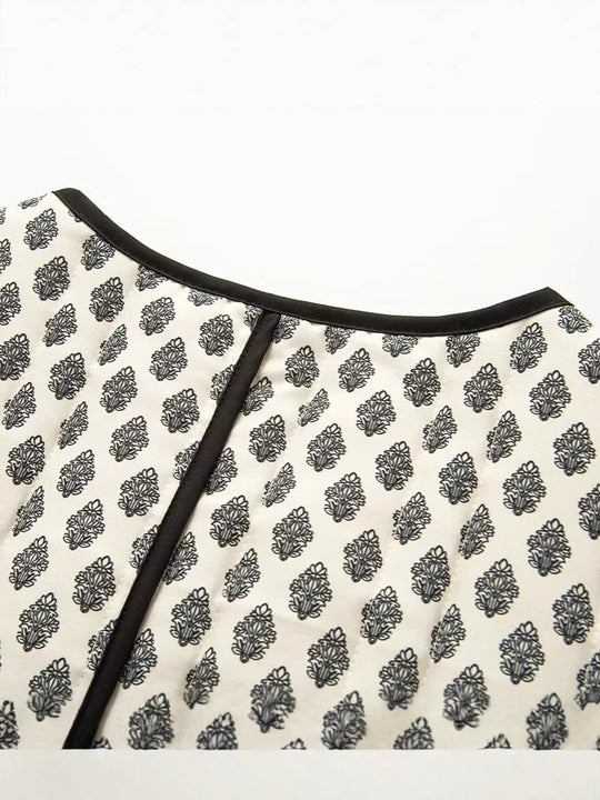 Damen gesteppte Jacke mit dekorativen Taschen und modernem Print EB