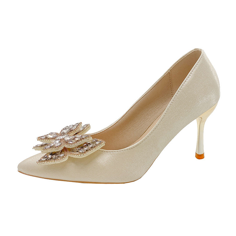Damen Elegante Pumps mit funkelnder Blumenapplikation und schmalem Absatz EB