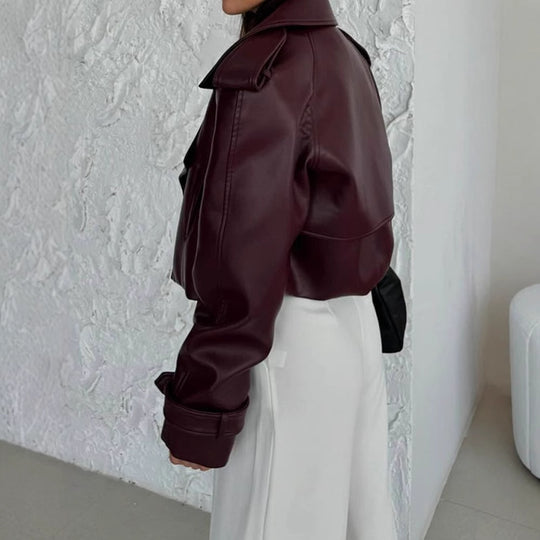 Damen modische Kunstlederjacke mit oversized Schnitt und breitem Kragen EB