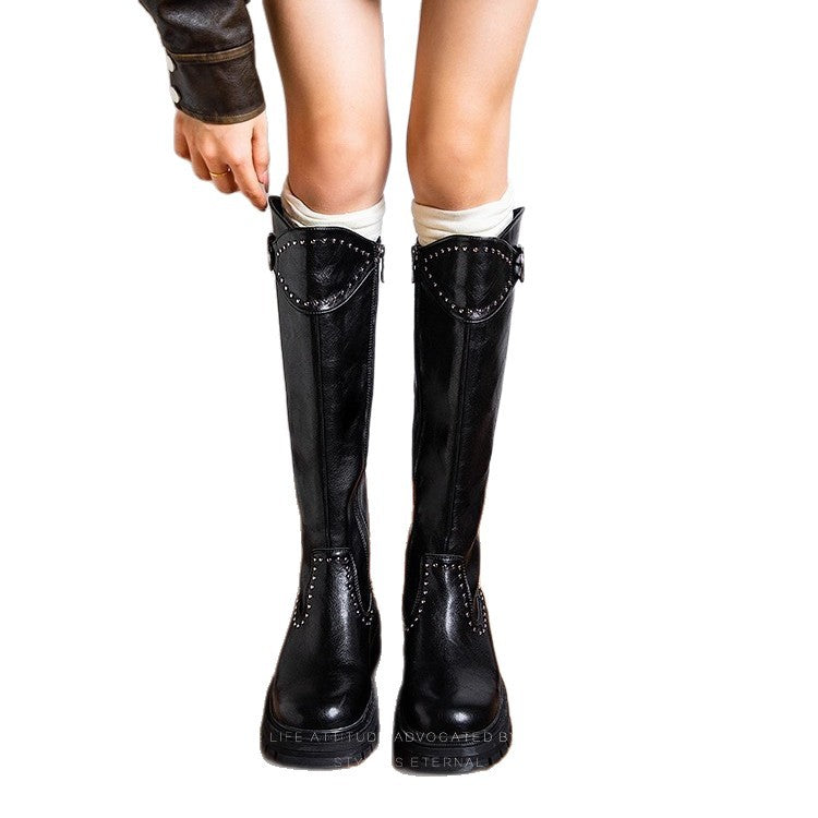 Damen Stiefel mit modischen Nietenakzenten und robustem Blockabsatz EB