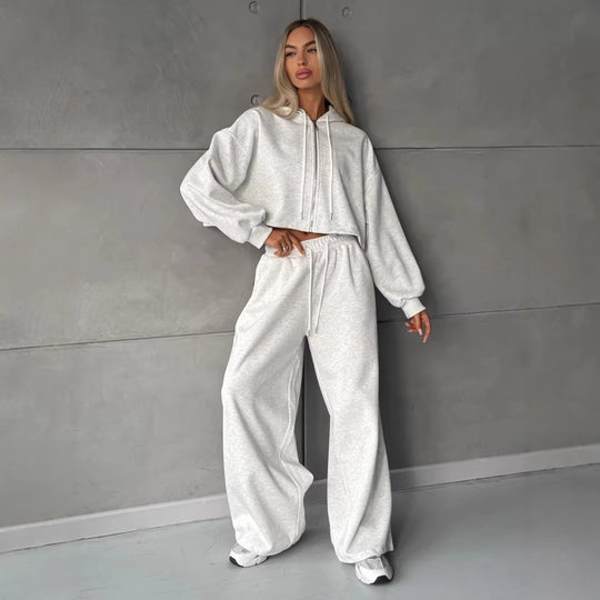 Damen weit geschnittenes Cropped-Zip-Hoodie und Palazzo-Jogger Set Eichborn Berlin