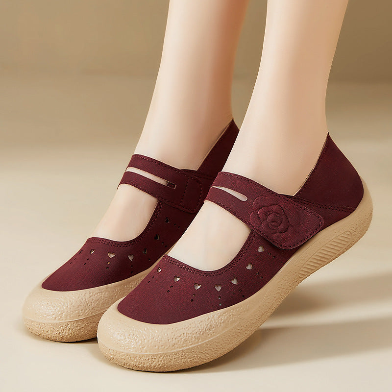 Damen nan komfortabler Mary-Jane Slipper mit Klettverschluss, perforiertem Herzmuster und stoßdämpfender Leichtsohle EB