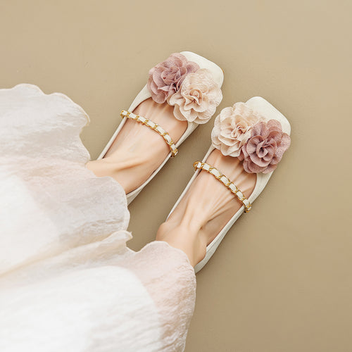 Damen Ballerinas mit dekorativem Blumenakzent und goldener Kette EB