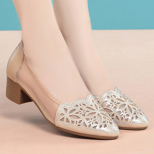 Damen Ballerinas mit dekorativem Lochdesign und komfortablem Blockabsatz EB