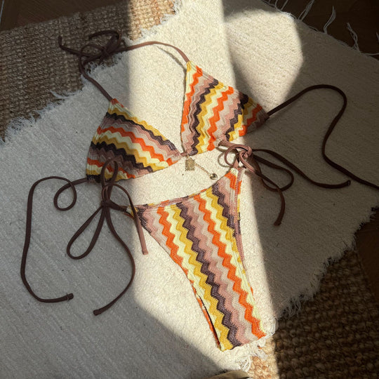 Damen Triangel-Bikini mit modischem Zickzack-Muster und raffinierten Bindebändern EB