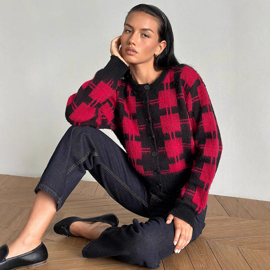 Damen cropped Strickjacke mit modernem Karomuster und knöpfbarem Design EB