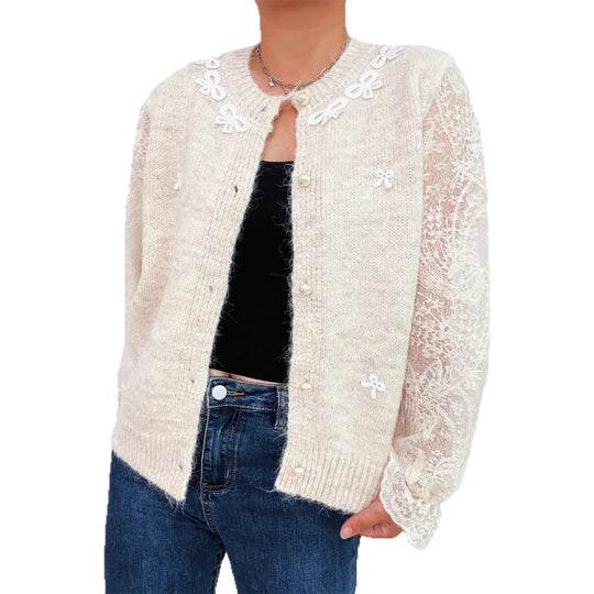 Damen Strickjacke mit romantischen Spitzendetails und eleganten Knopfverschlüssen EB