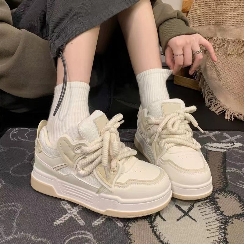 Damen Sneaker mit stylischem Design und komfortabler Passform EB