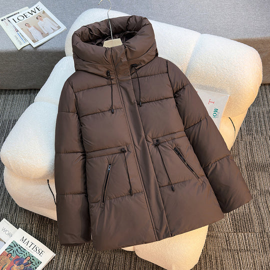 Damen nan kurze wattierte Kapuzenjacke mit hohem Stehkragen, Kordelzug und diagonalem Reißverschlusstaschen-Design EB