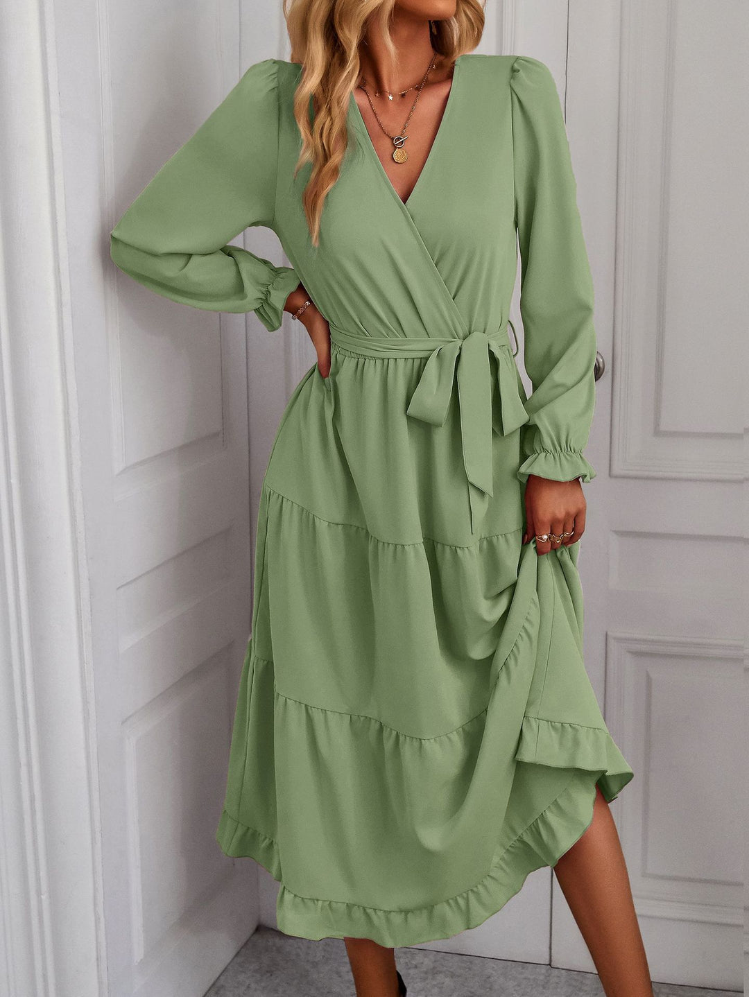 Damen Maxikleid mit Wickeloptik und Kleidungsdetails EB