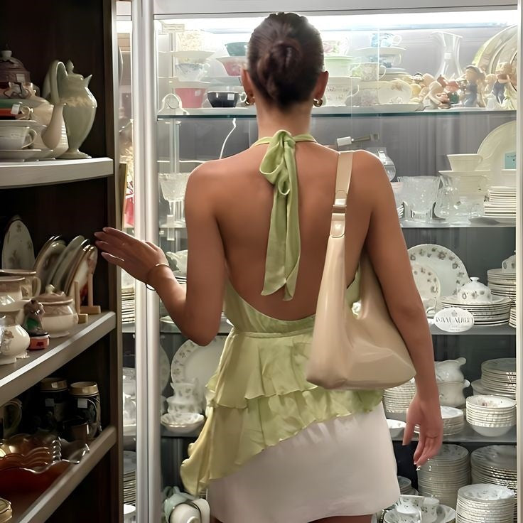 Damen Elegantes Oberteil mit Blumenapplikation und tiefem V-Ausschnitt EB