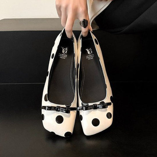 Damen elegante Ballerinas mit modischem Punktedesign und dekorativem Schleifendetail EB